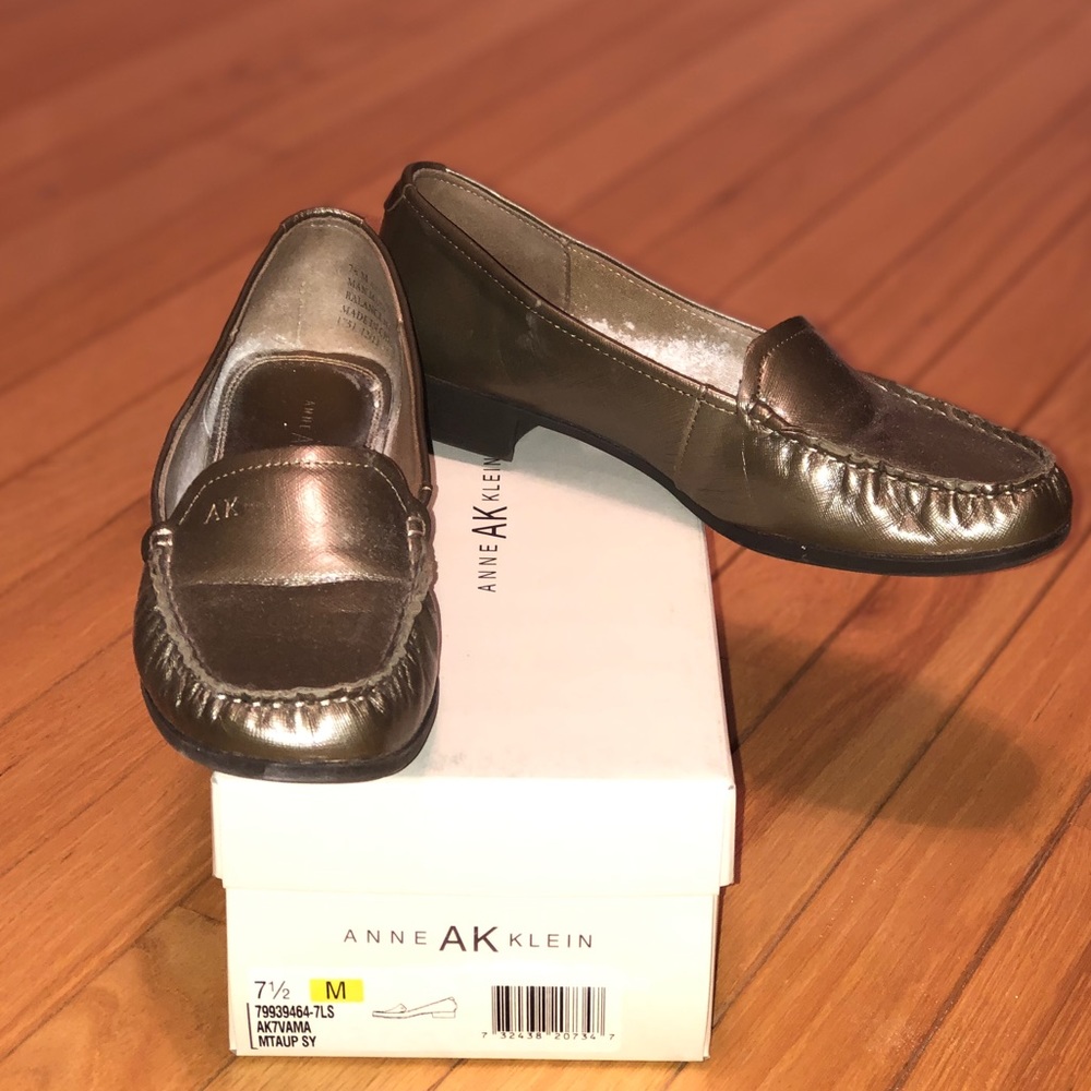 Women’s shoes